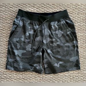 Lululemon Zeroed In Linerless Short 7” Size M Olive Camo